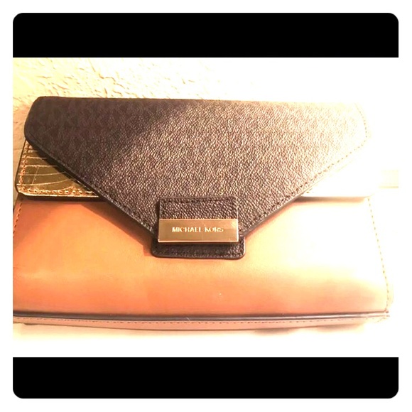 Michael Kors belt/ purse - Picture 1 of 6